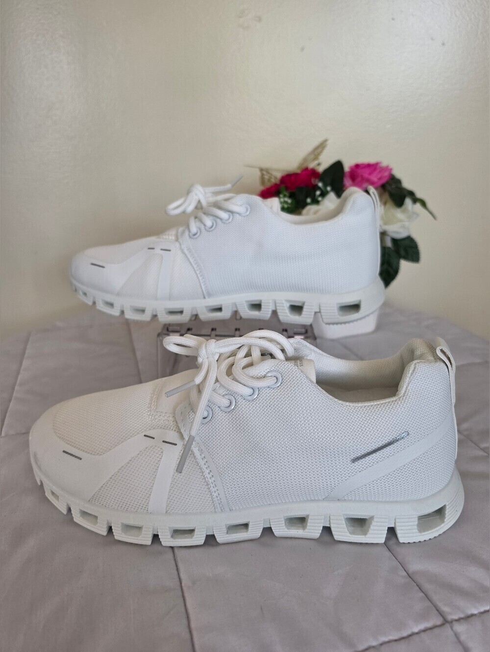 All-White Casual Performance Sneakers Size 8 Women's Size 10